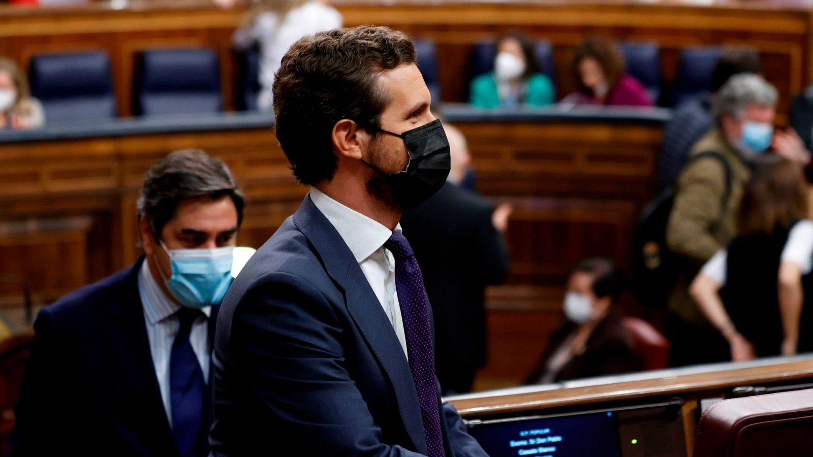 Casado ofrece a Sánchez renovar todos los órganos constitucionales excepto el Poder Judicial