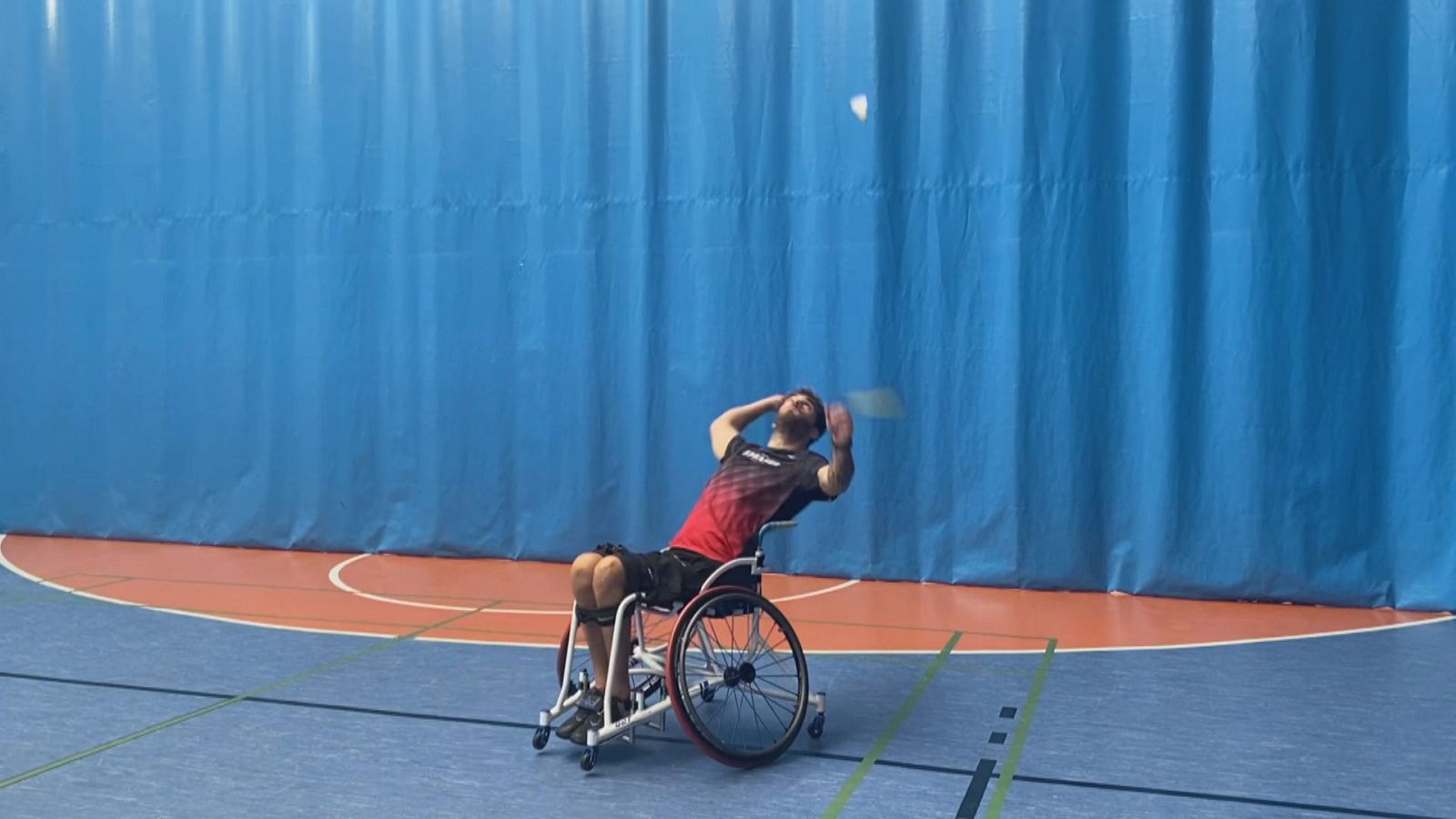 Rubén Nova se queda sin jugar a parabádmiton tras la rotura de su silla en un avión -- Ver ahora