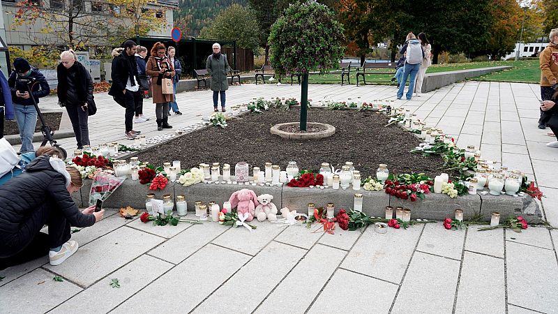 La policía noruega investiga como un atentado terrorista el ataque en una localidad cercana a Oslo