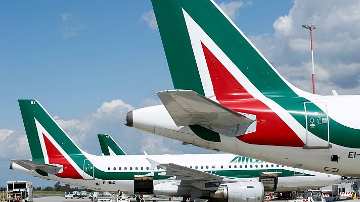 Telediario 1 - La compañía aérea Alitalia desaparece tras 74 años