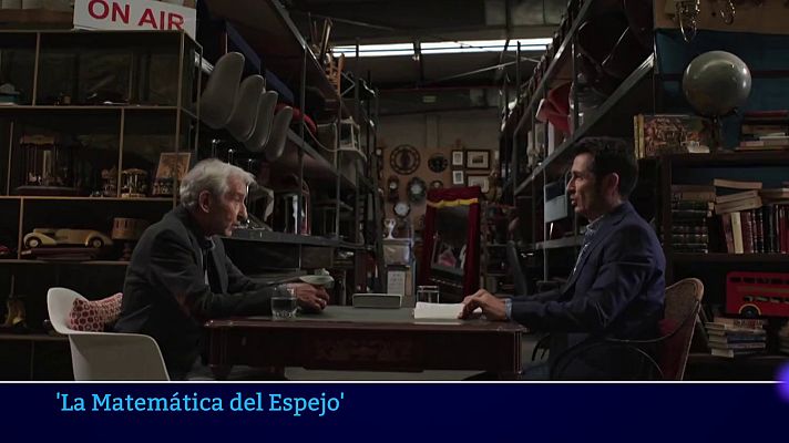 Telediario 1 - Carlos del Amor entrevista a personalidades de la cultura en el nuevo programa 'La Matemática del Espejo'