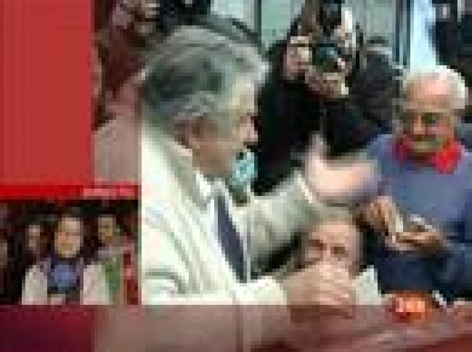 El gobernante Frente Amplio ha ganado las elecciones generales celebradas en Uruguay, si bien será preciso acudir a una segunda vuelta para definir al nuevo presidente del país, según ha reconocido el candidato presidencial del partido, José Mujica (25/10/09).