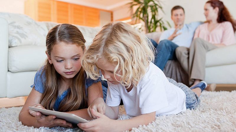 Limitar el tiempo de uso de las redes sociales: el reto al que se enfrentan los padres