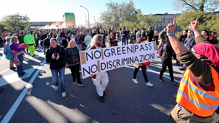 Protestas en Italia contra el pase sanitario para trabajar