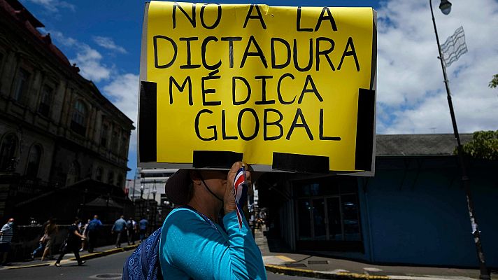 Telediario 1 - Entre 100 y 300 euros: este el precio de un certificado falso de vacunación contra la COVID-19