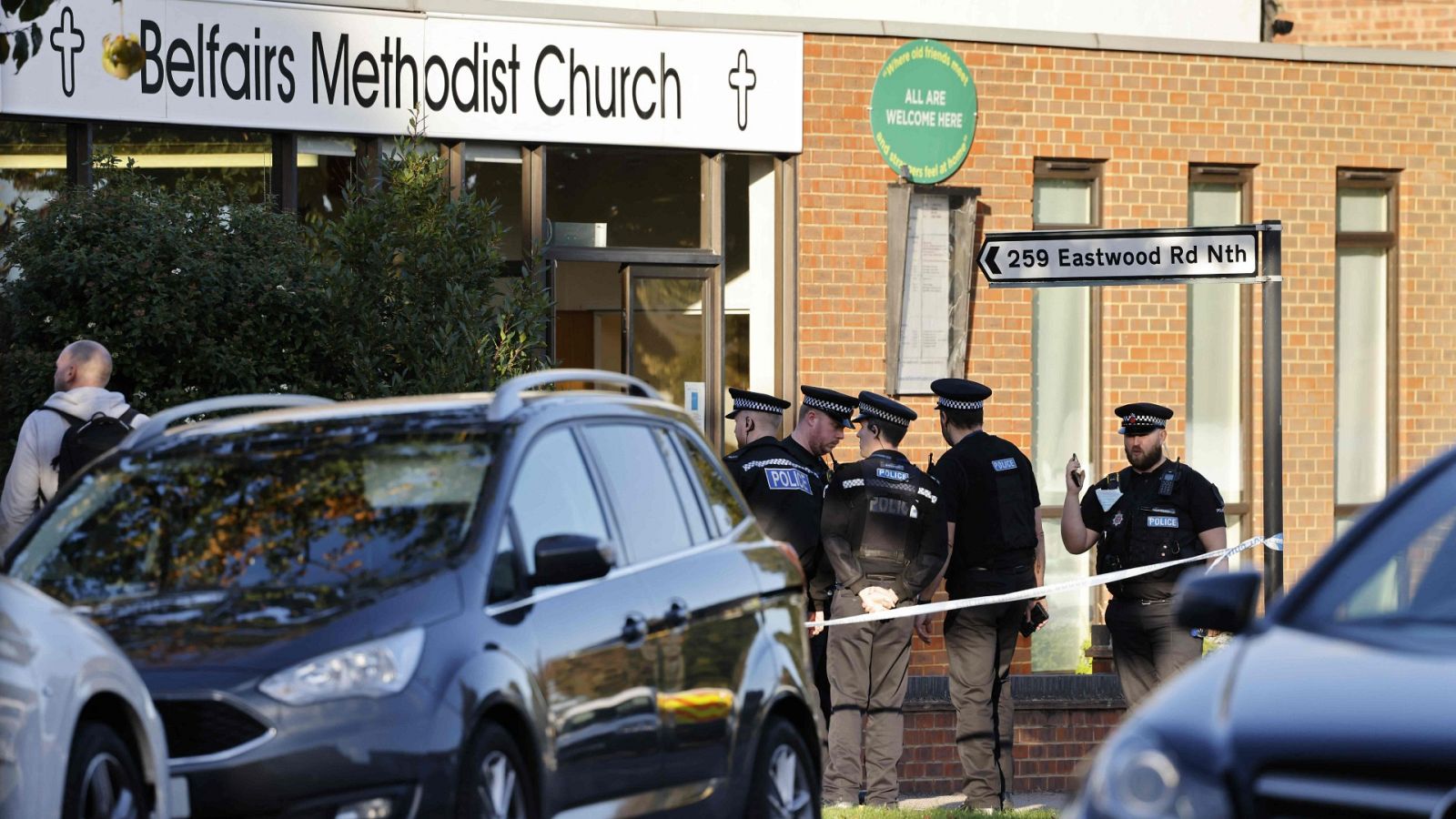 Asesinado a puñaladas un diputado conservador británico durante un acto político con ciudadanos