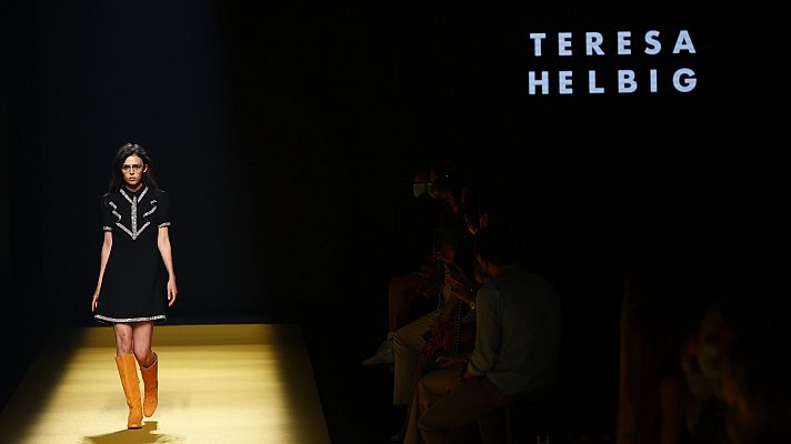 Teresa Helbig, 25 años creando prendas con alma