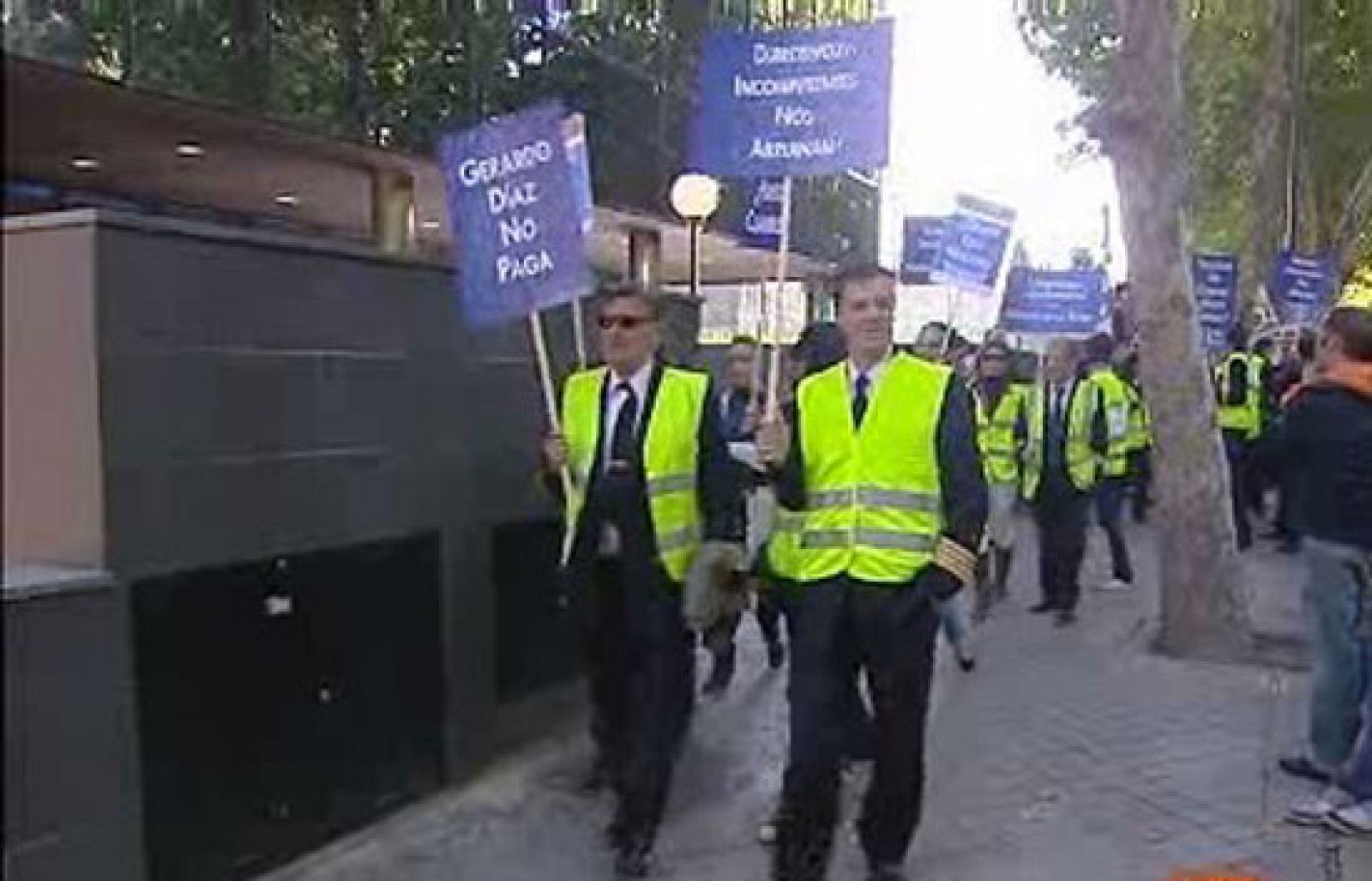 Los trabajadores de Air Comet reclaman cinco sueldos