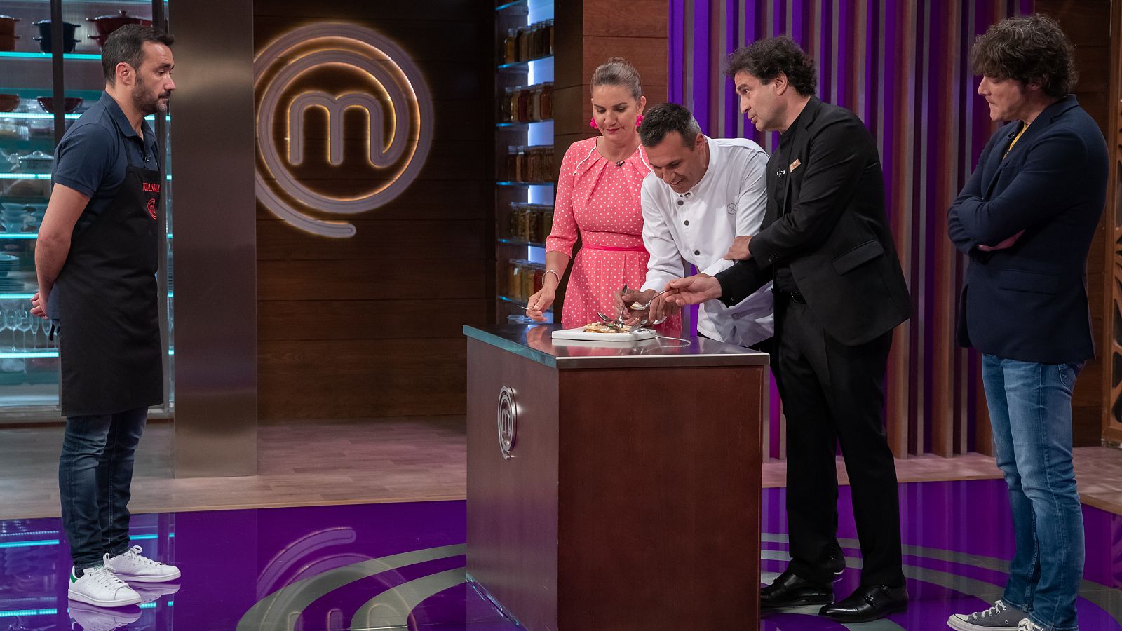 Juanma Castaño se hace grande en las cocinas de MasterChef