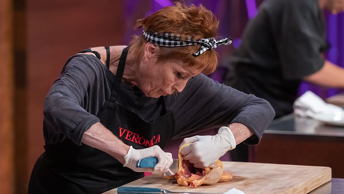 MasterChef Celebrity - Veronica Forqué triunfa deshuesando el pollo