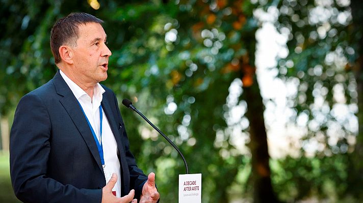 Otegi, a las víctimas en el décimo aniversario del fin de ETA: "Sentimos su dolor. Nunca debió haberse producido"