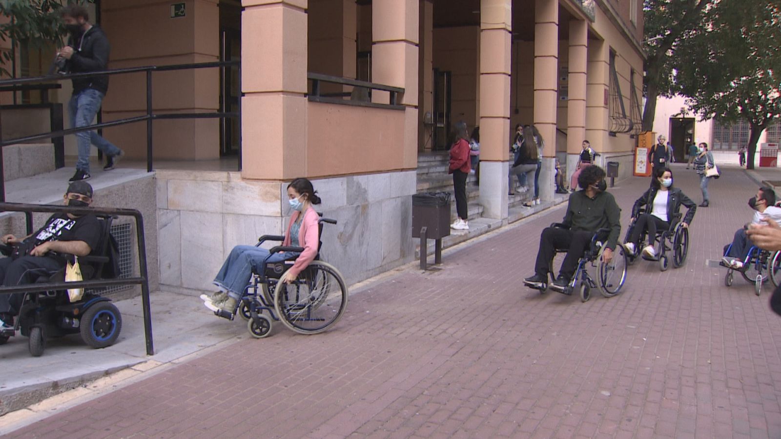 Estudiantes de la UMU realizan una actividad inmersiva que servirá para recibir propuestas de accesibilidad a la Universidad