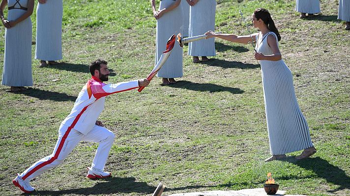 Protestas activistas en el encendido de la llama olímpica para Beijing 2022