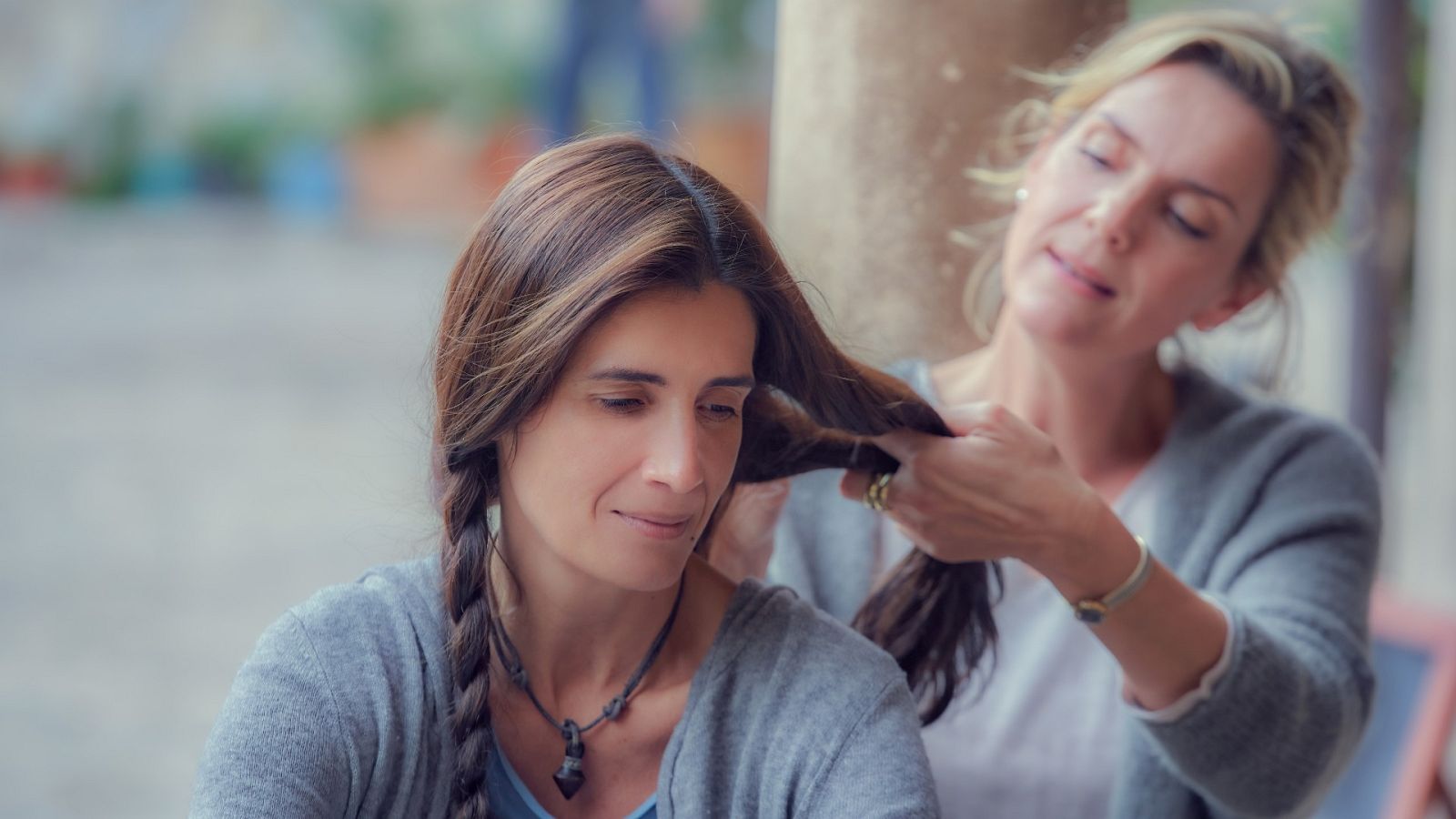 RTVE.es estrena un clip exclusivo de 'Pan de limón con semillas de amapola' | Ver