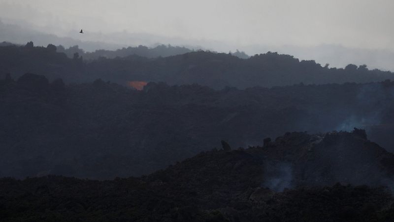 La colada norte ralentiza su camino hacia el mar - Ver ahora