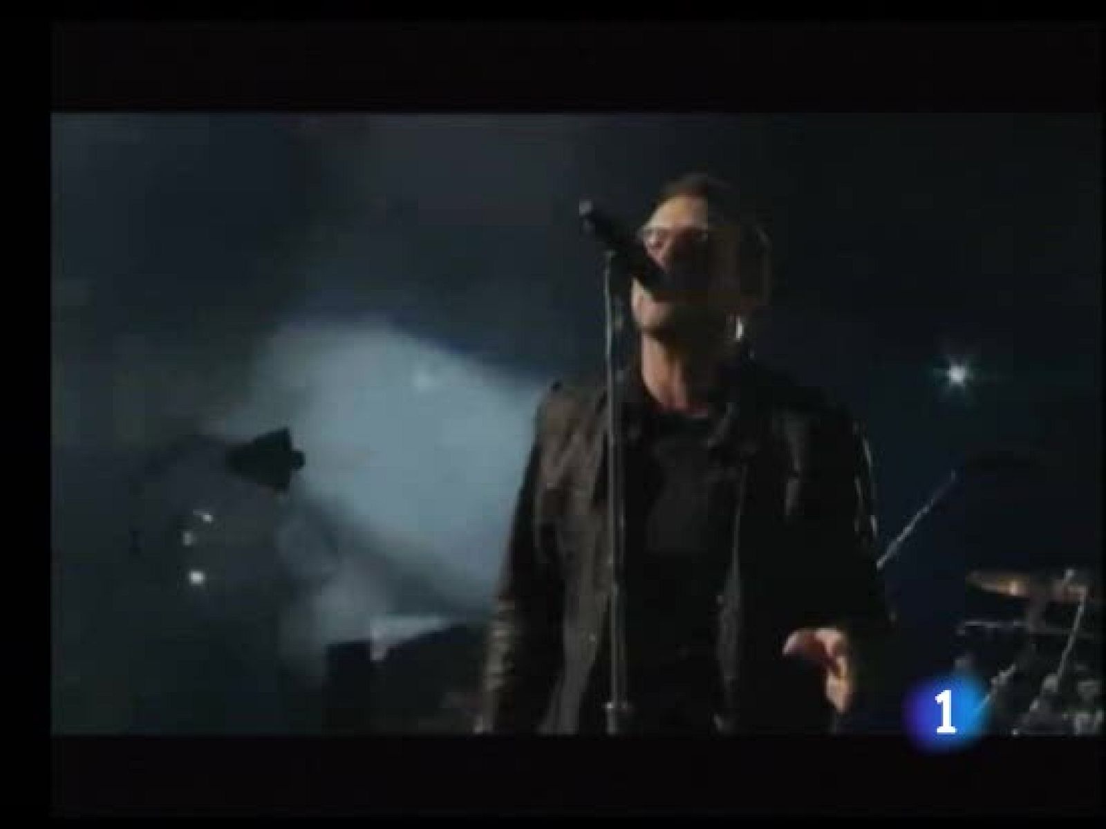 U2 ofreció anoche, en directo desde California y gratis, un concierto para cientos de miles de fans | Ver