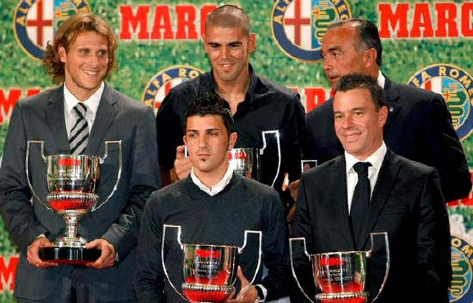 Forlán, Valdés y Guardiola, premiados