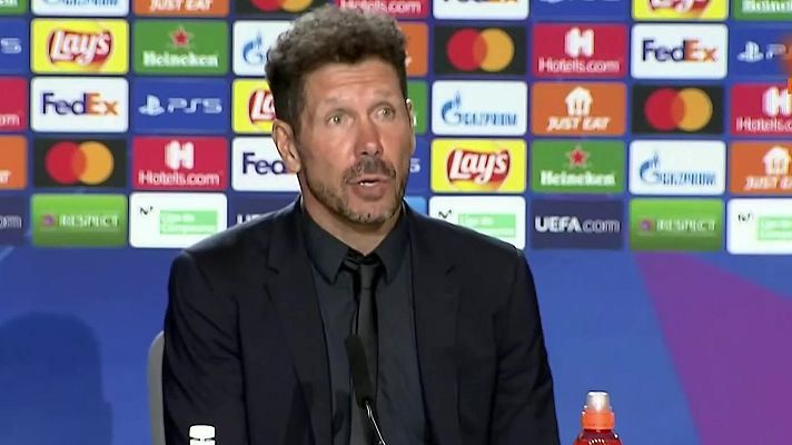 Simeone: "Los árbitros aciertan y se equivocan como nosotros"