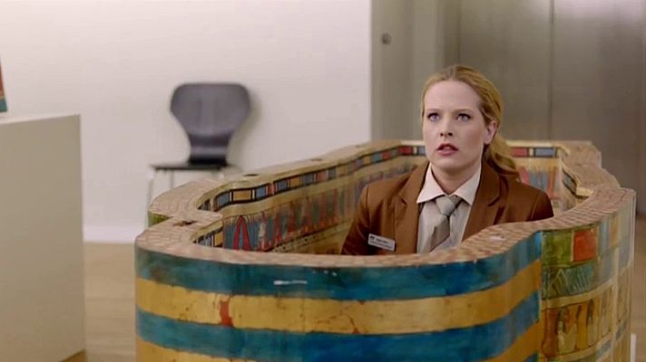 Cine internacional - Un sarcófago para dos