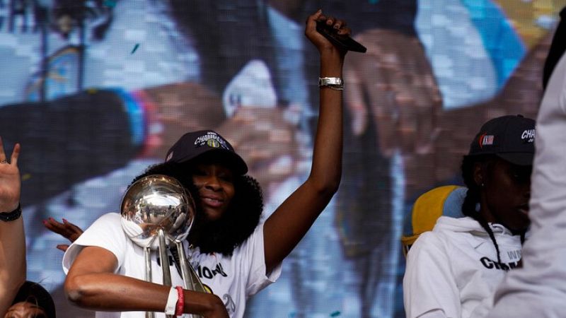 Astou Ndour: "El anillo de la WNBA es el premio a muchos años de trabajo"