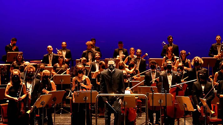 El guitarrista Pablo Sáinz-Villegas homenajea al maestro Rodrigo durante el concierto Premios Princesa de Asturias