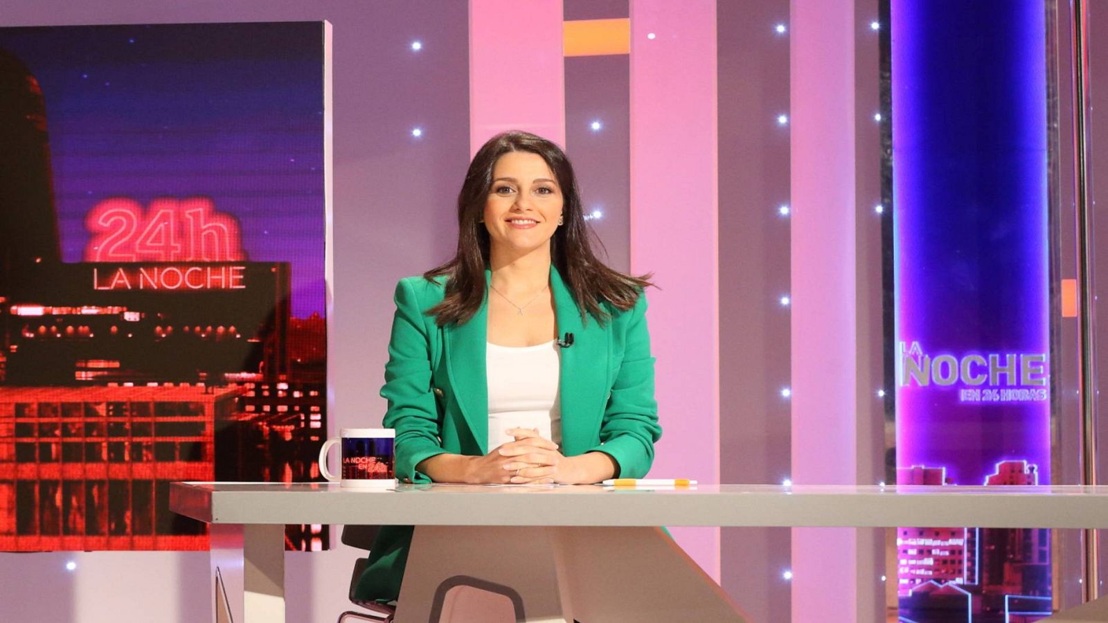 Arrimadas (Cs): "PP y PSOE no se sientan para pactar leyes pero sí para repartirse los carguitos"