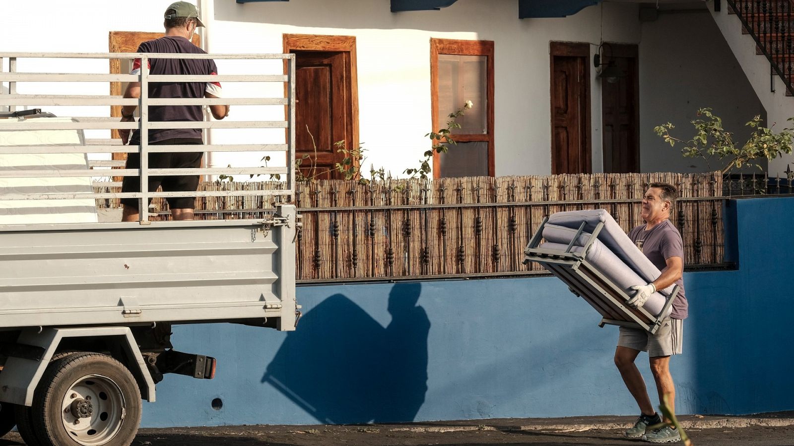 Antonio, vecino evacuado de Tazacorte: "Voy a Tajuya dos, tres veces al día a ver cómo está la lava"