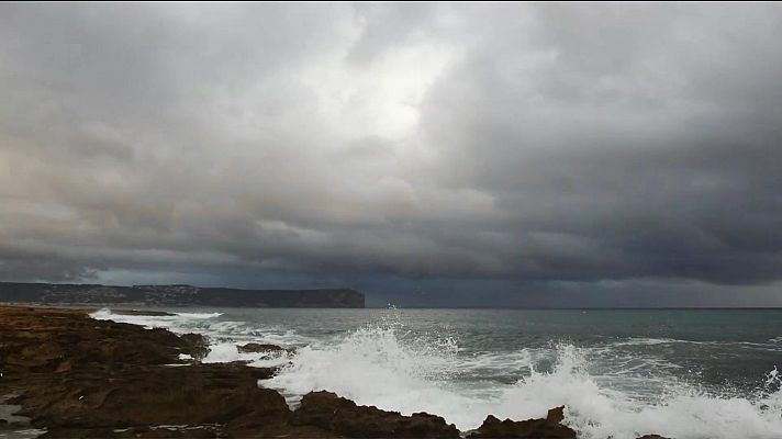 Chubascos y tormentas localmente fuertes en el sur de la comunidad Valenciana, sureste,Ibiza y Mallorca