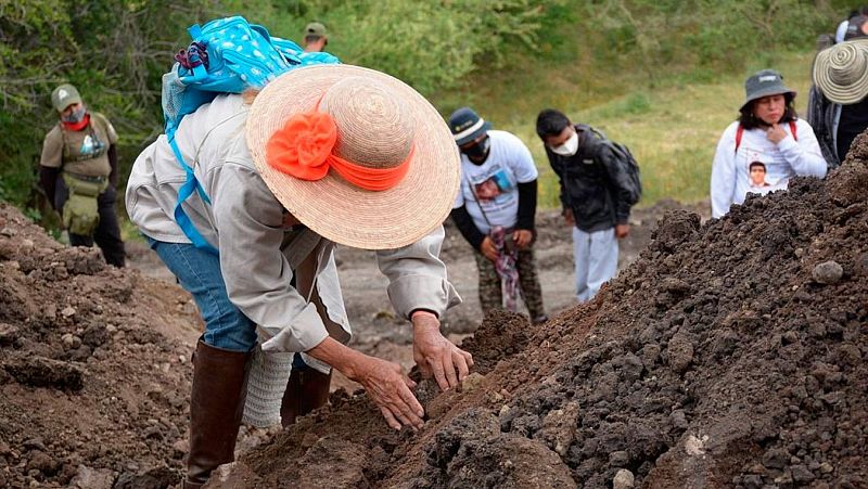 La sociedad mexicana se organiza para buscar a sus miles de desaparecidos en fosas clandestinas
