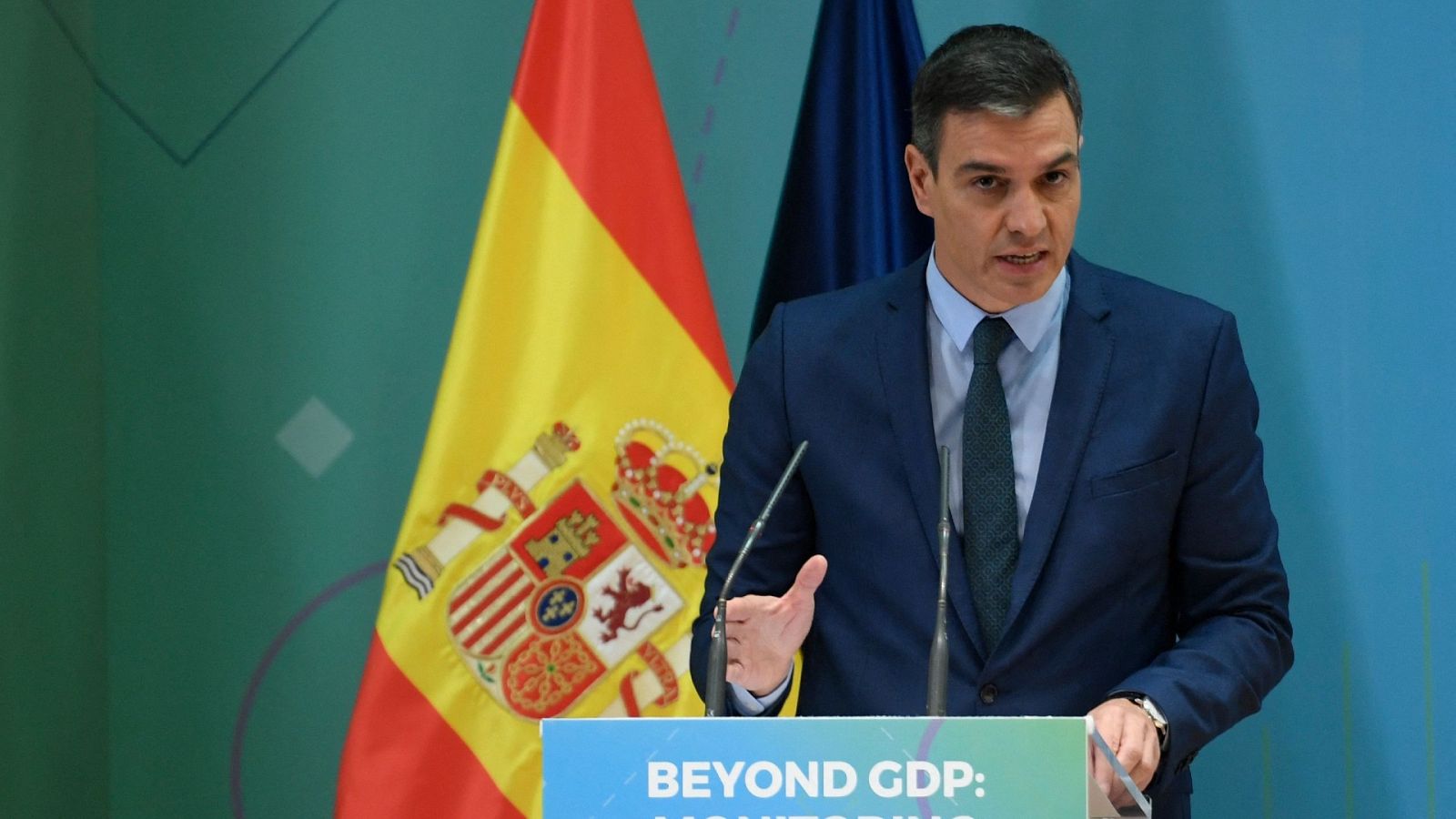 Sánchez recalca el compromiso de "todo el Ejecutivo" con la reforma laboral y dice que se hará "con diálogo social"
