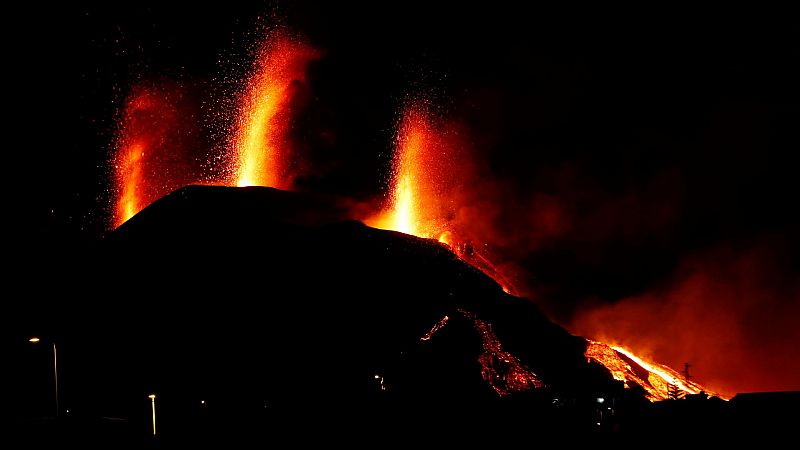 El volcán de La Palma se encuentra en momento de "máxima actividad" - Ver ahora