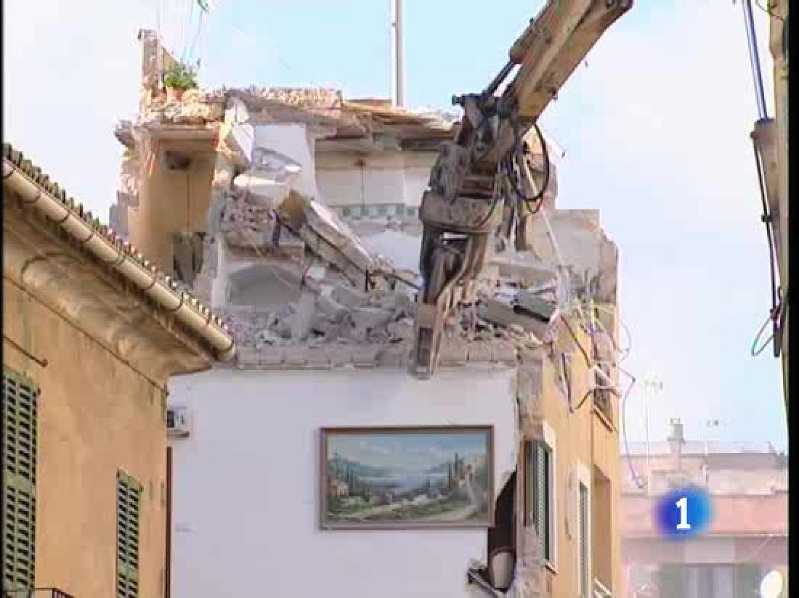 Los técnicos analizan las ruinas del edificio derrumbado en Mallorca | Ver