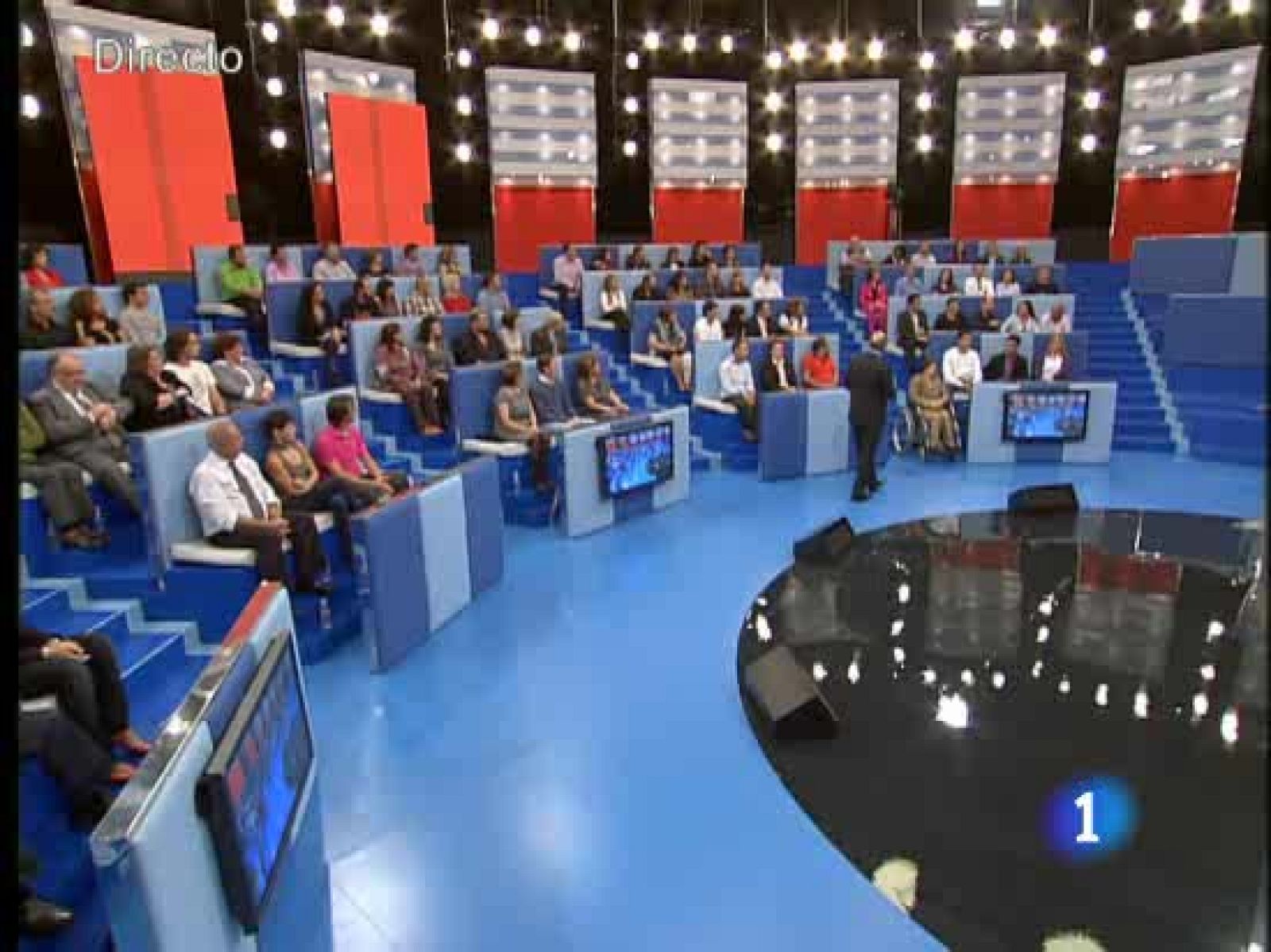 Cristina Lozano González, topógrafo de Valladolid, intenta poner en evidencia a Gerardo Díaz Ferrán por la situación de sus empresas y éste le contesta que está al corriente de todos sus pagos.