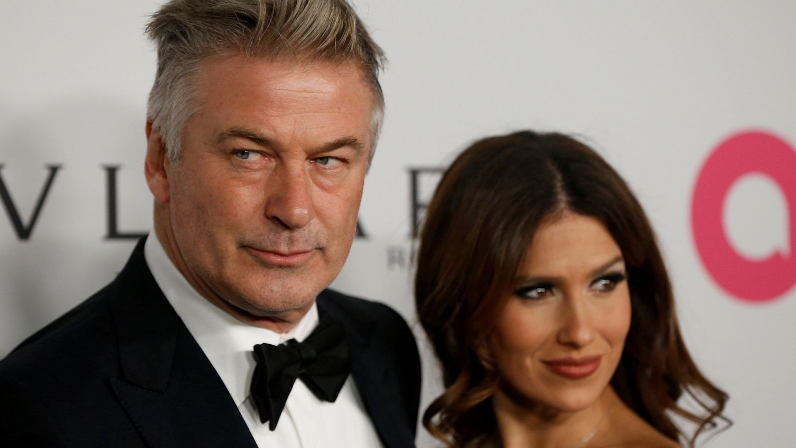 Hilaria Baldwin sale en apoyo de su marido Alec