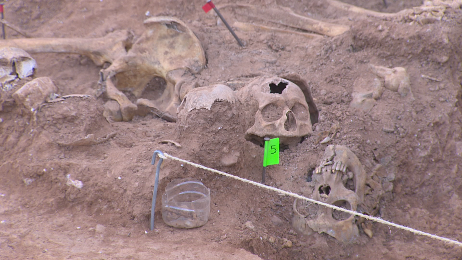 Los restos hallados en las fosas de Belchite son de jóvenes de 20 y 23 años