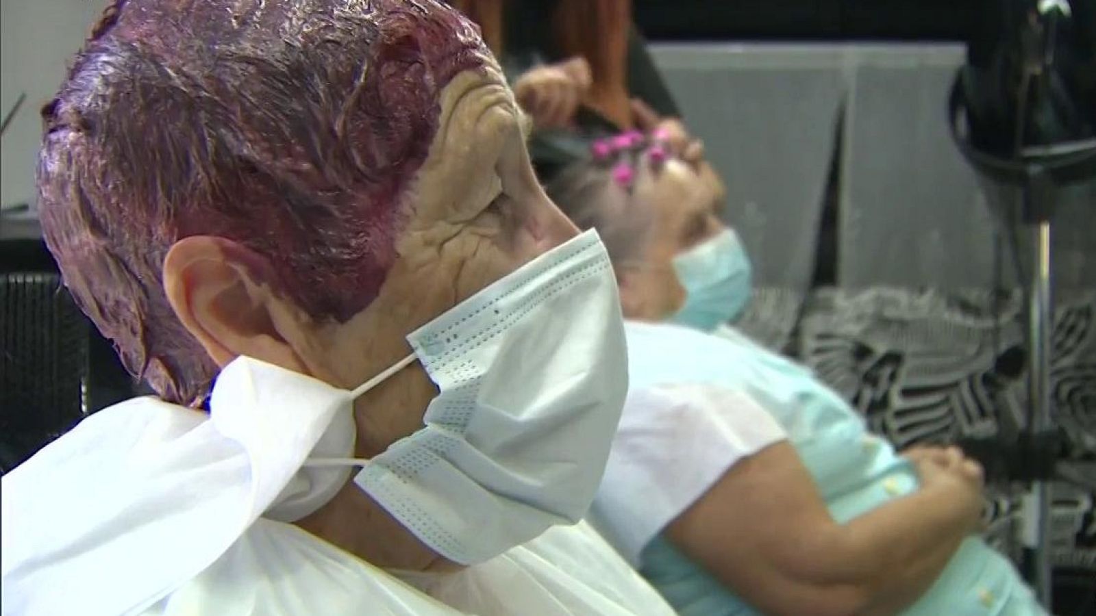 Aquí hay trabajo - La furgo-pelu