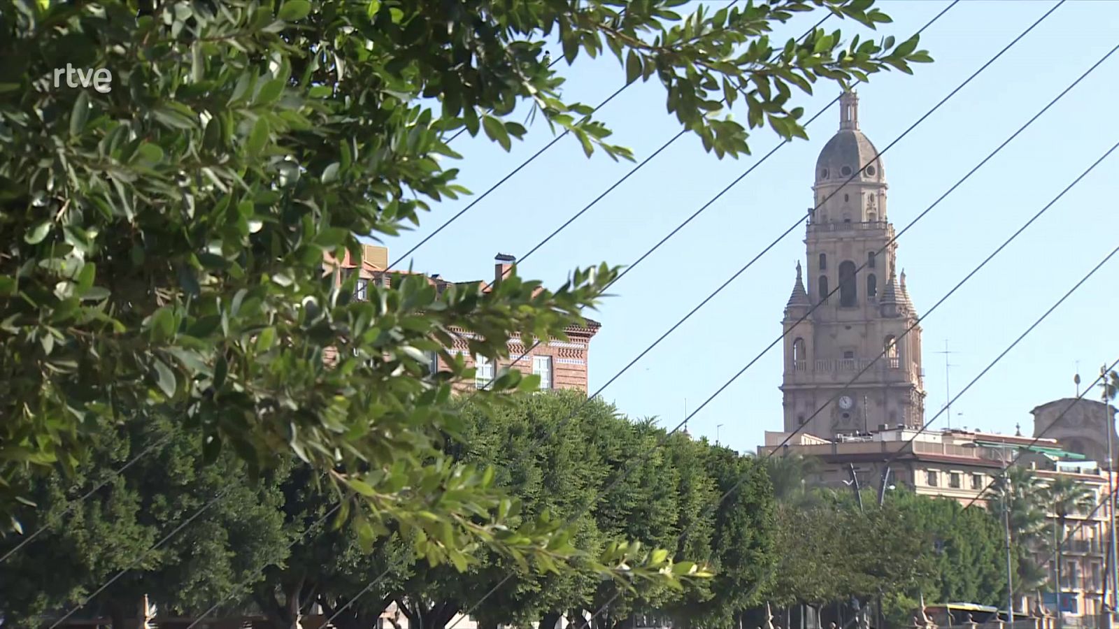 Las temperaturas máximas subirán en gran parte de la mitad norte peninsular, más acusadamente en el extremo norte y alto Ebro, y descenderán en el este de Cataluña - ver ahora