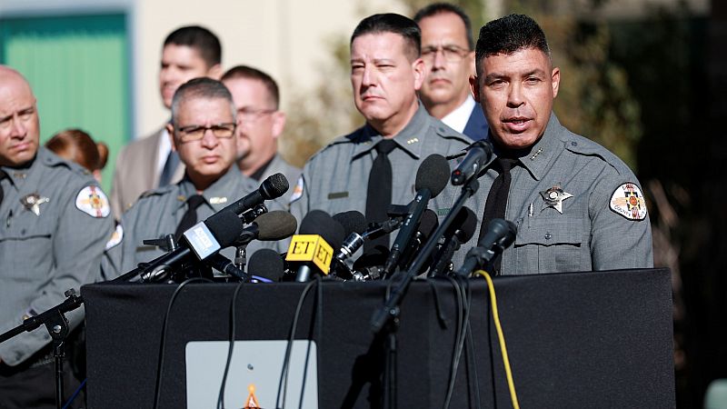 La policía de Santa Fe sospecha que la pistola que usó Baldwin en el rodaje tenía otras balas reales