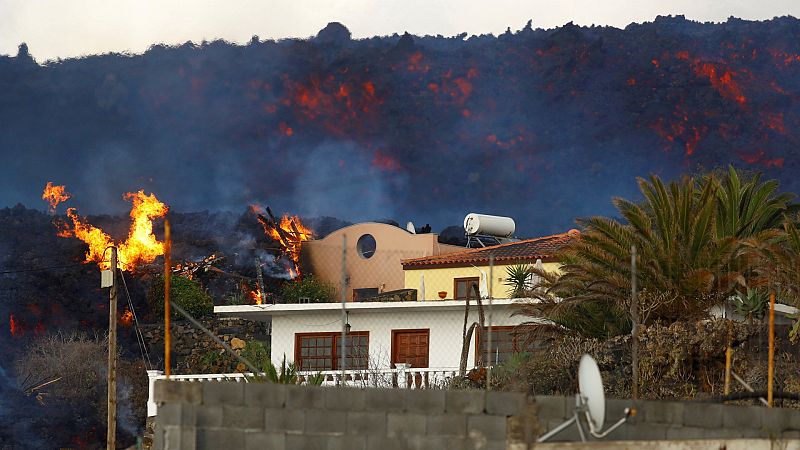 Las coladas de lava crecen en altura y vuelven a avanzar - Ver ahora