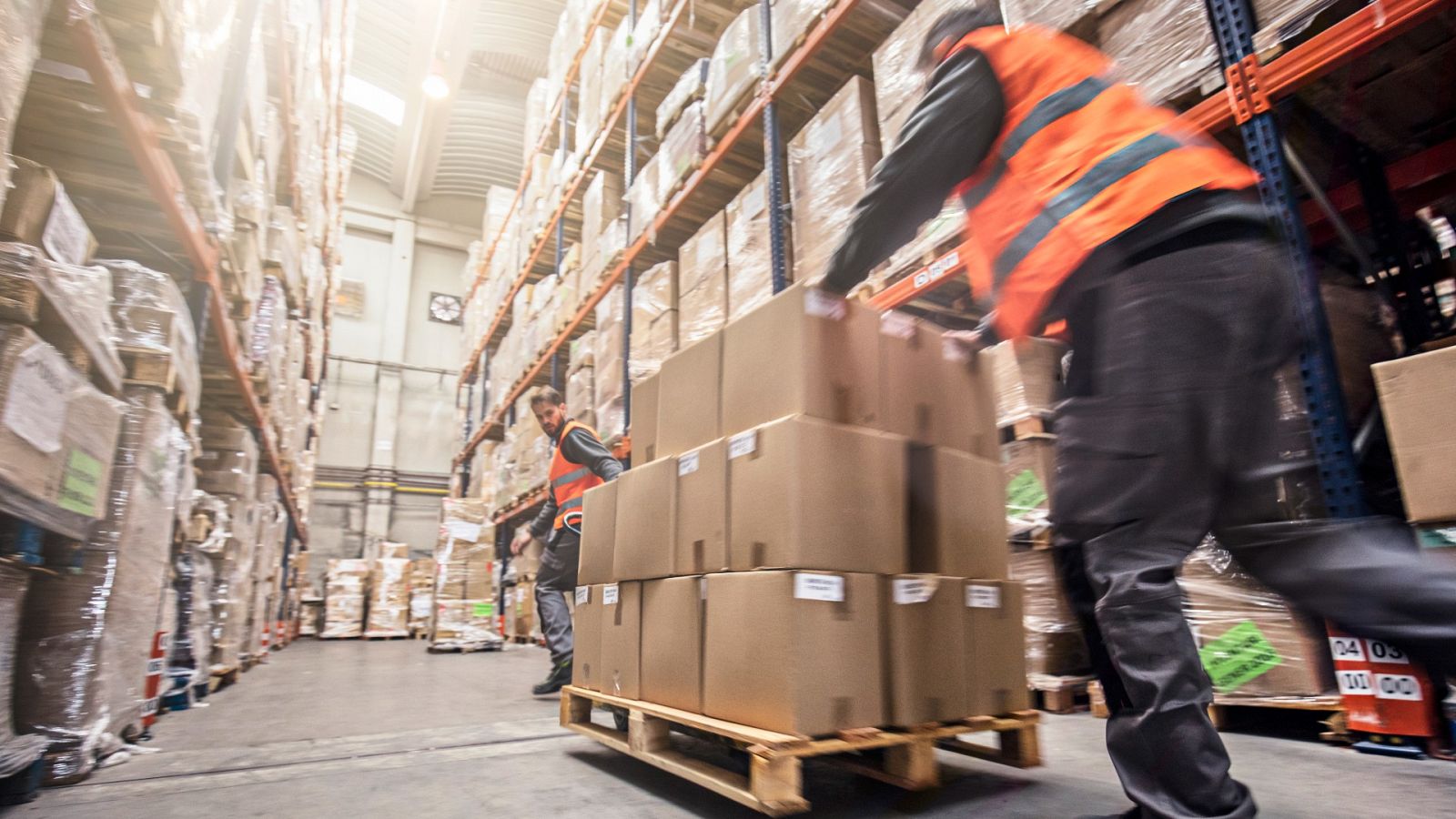 La mitad de las horas extra no se pagan, según Estadística