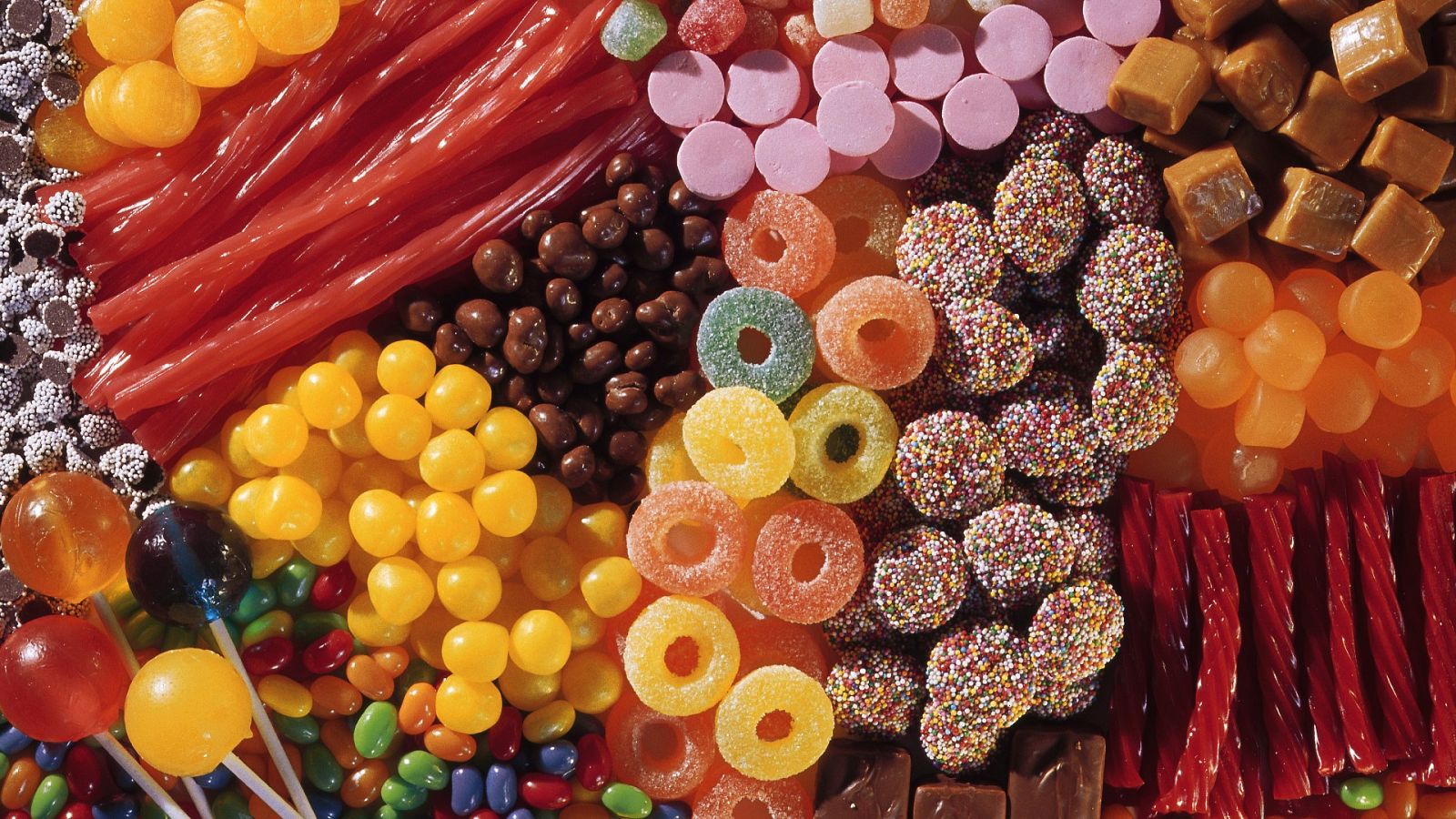 Consumo prohibirá la publicidad de dulces a menores de 16 años