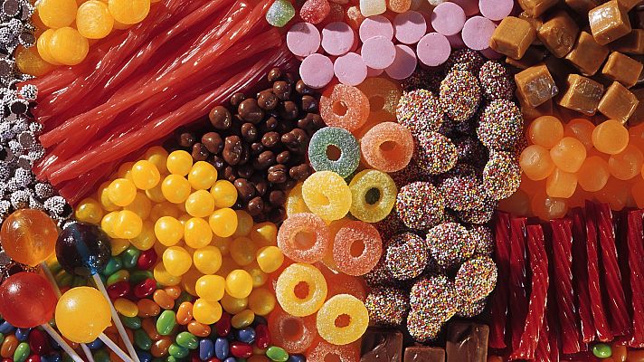 Consumo prohibirá la publicidad de dulces dirigida a menores de 16 años