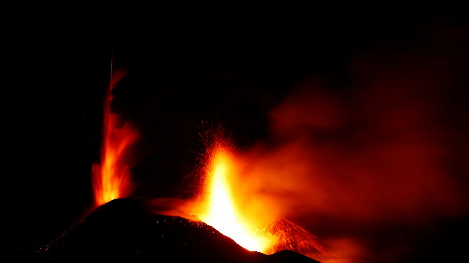 El rugido del volcán de La Palma: "Es como un fuelle gigantesco"