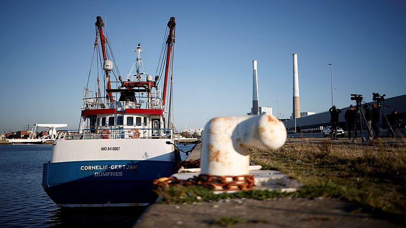 Francia detiene un pesquero británico y agudiza el conflicto con Londres por la pesca tras el 'Brexit'