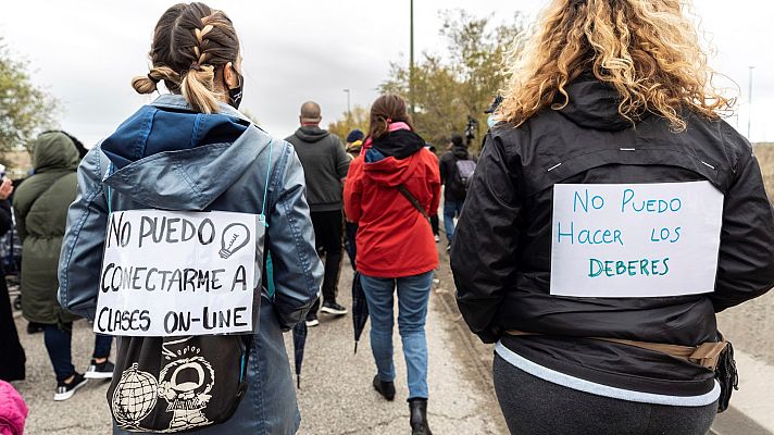 Telediario 2 - Manifestación en Madrid para exigir al Gobierno responsabilidades por el incremento de la luz