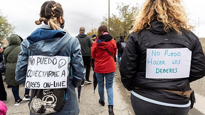 Telediario 2 - Manifestación en Madrid para exigir al Gobierno responsabilidades por el incremento de la luz