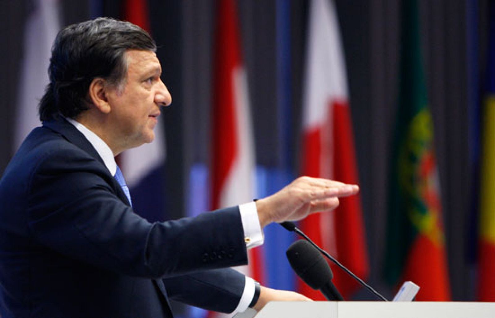 La Comisión declara ilegales las ayudas fiscales de España para la compra de empresas extranjeras | Ver