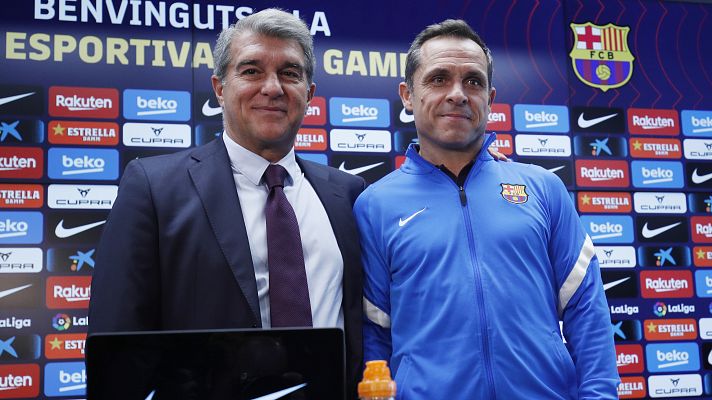 Telediario 1 - Laporta justifica la salida de Koeman, presenta a Sergi y elogia a Xavi