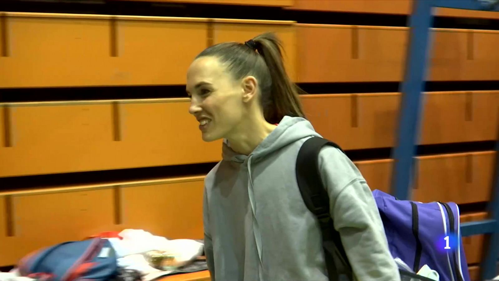 Mireia Rodríguez, primera mujer en un equipo masculino de balonmano -- Ver ahora