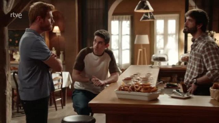  - Dos Vidas: Leo y Tirso se pelean en el Hotel